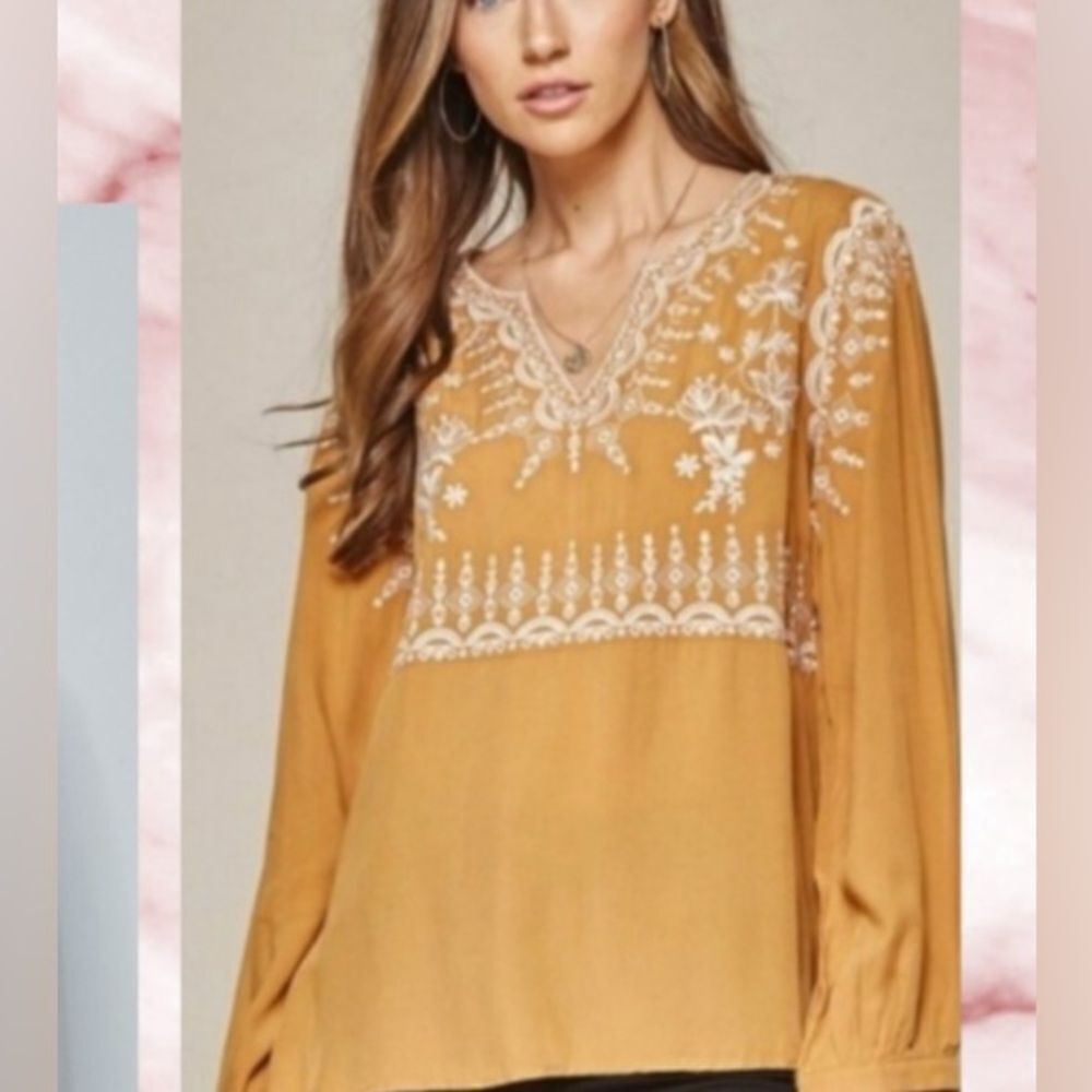 Savannah Jane Women's Embroidered gold Brown Top size medium